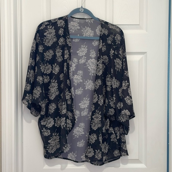 Tops - Womens Kimono Top
